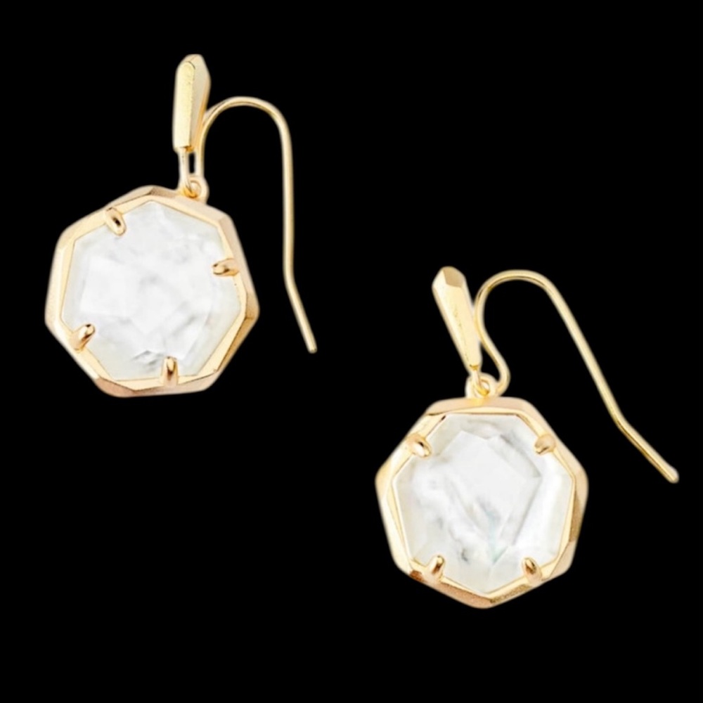 Kendra Scott Cynthia Gold Earrings in White Mother of Pearl